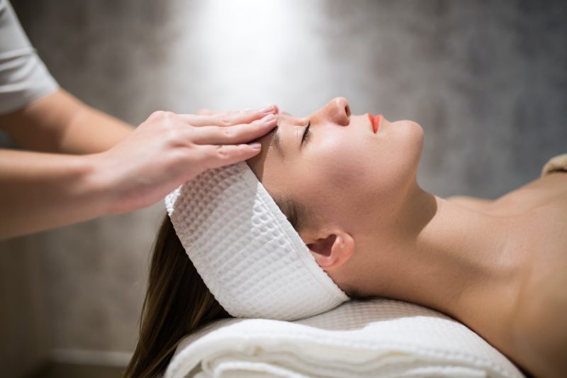 facial-massage-treatment-by-professional.jpg
